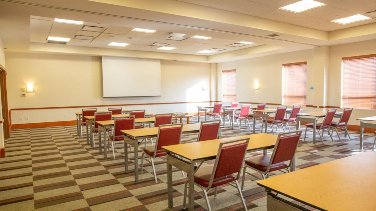 Express Airport Easton 4* Columbus